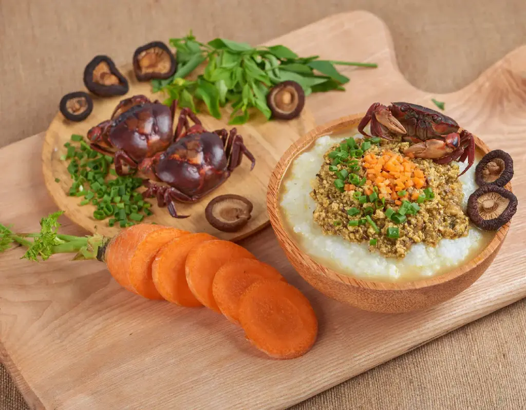 Freshwater crab with shiitake mushroom porridge 